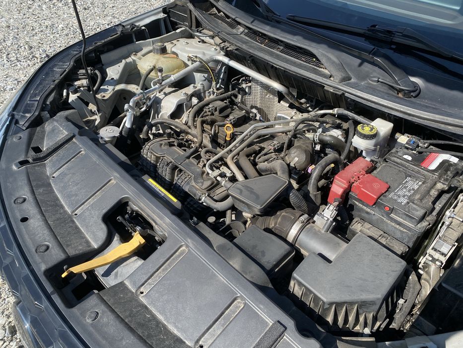 Nissan Rogue SV 2020 року