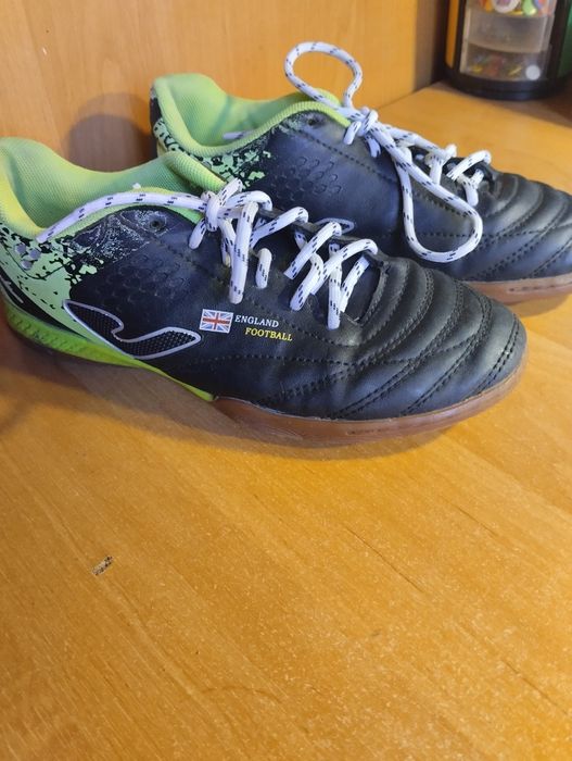 Футзалки,бутси,кросівки