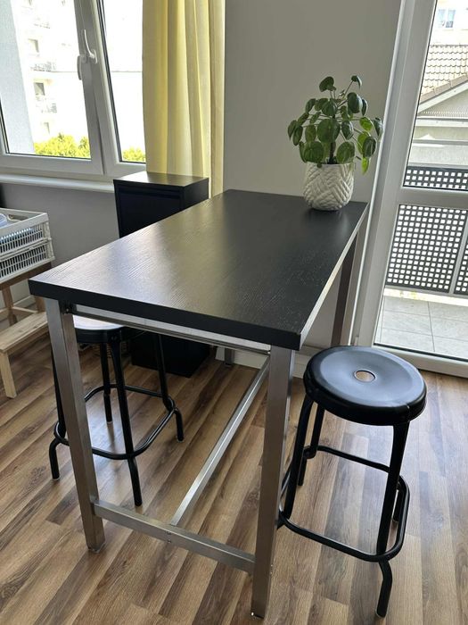 Solidny stol barowy i 2 taborety