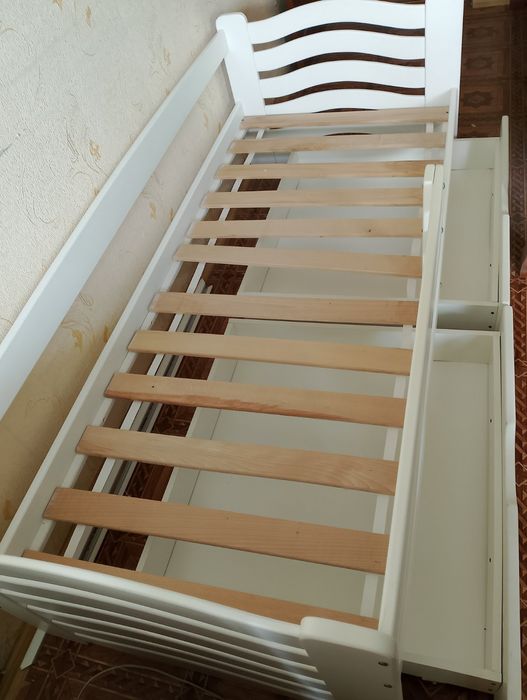 Продам кровать 190 на 85 з матрасом