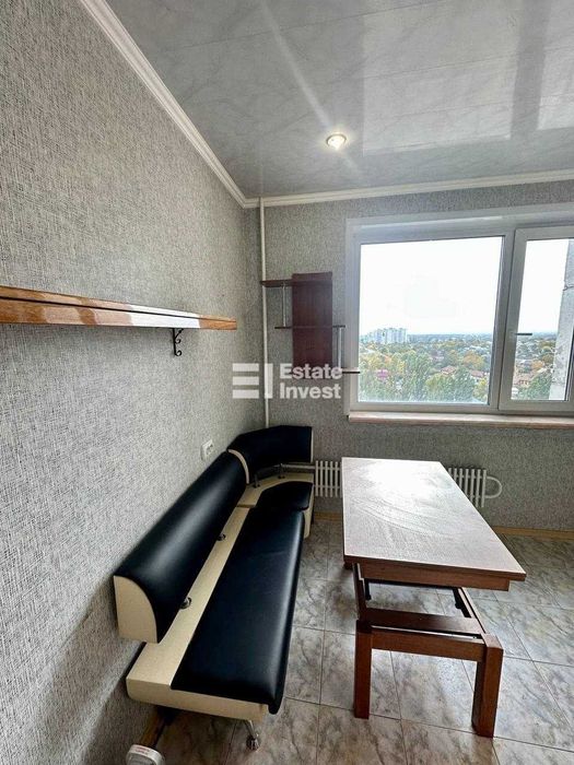 Продам 2 кімн. квартиру на вул. Мохнацька, 87