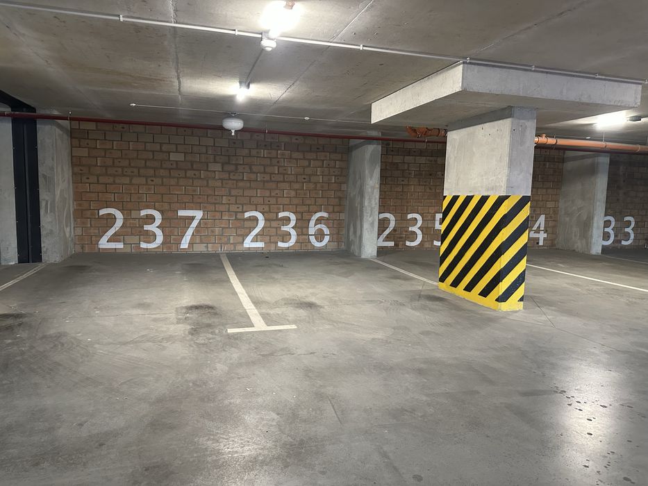 Парус сіті паркомісце