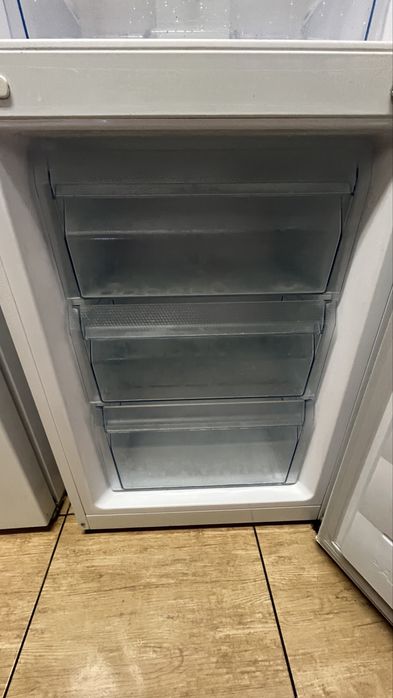 Frigorífico Combinado Daewoo RN-331NPW – Muito Bom Estado!