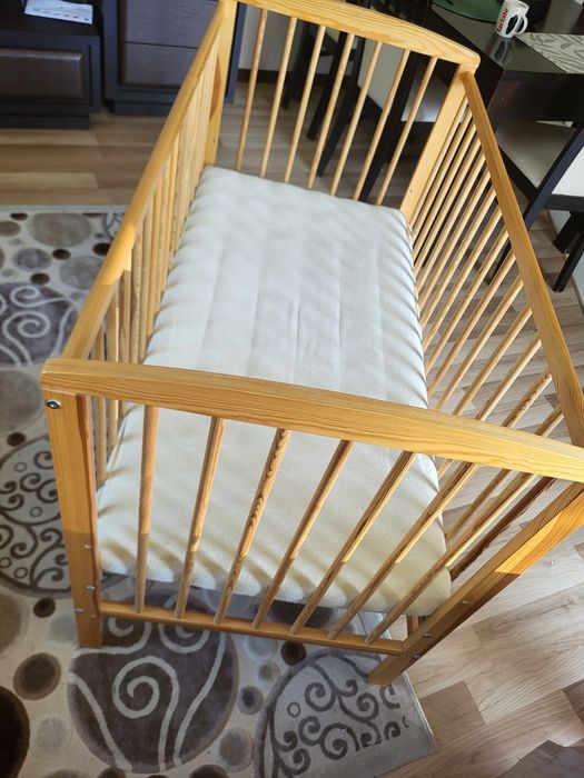 Sprzedam łóżeczko dzieciece 120x60 z materacem