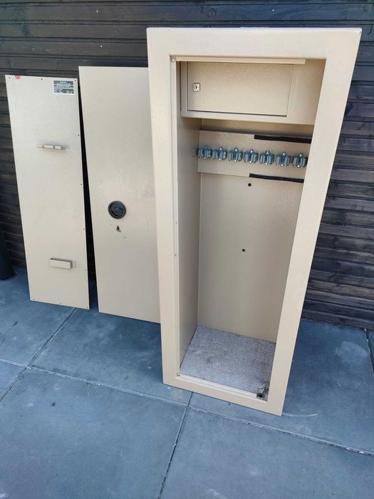 Szafa pancerna na broń