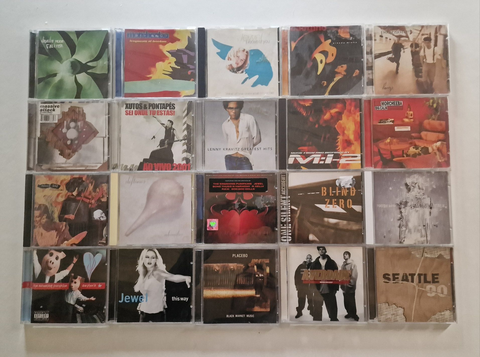 Vende-se diversos CD's