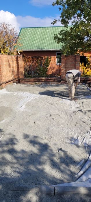 Спил деревьев, планировка участка , уборка участка под ключ