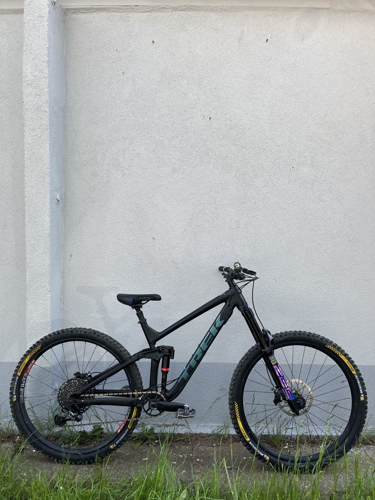TREK SLASH 8 2020 M/L (zeb, chromag)