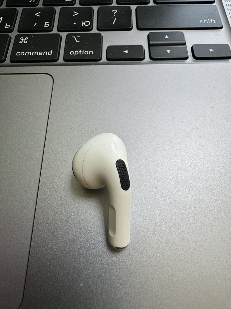 AirPods Pro 1 Левый Оригинал Шипит