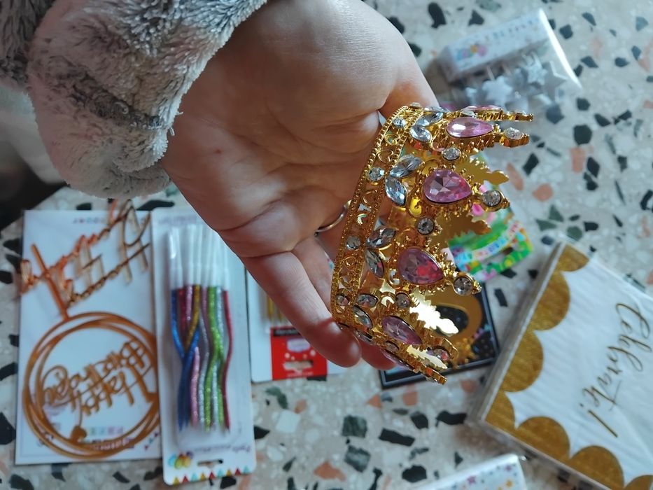 Атрибутика,Корона на торт, топер на торт ! Ціна за Все!