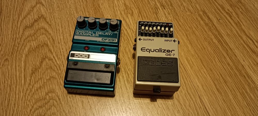 Varios pedais de guitarra + power supply