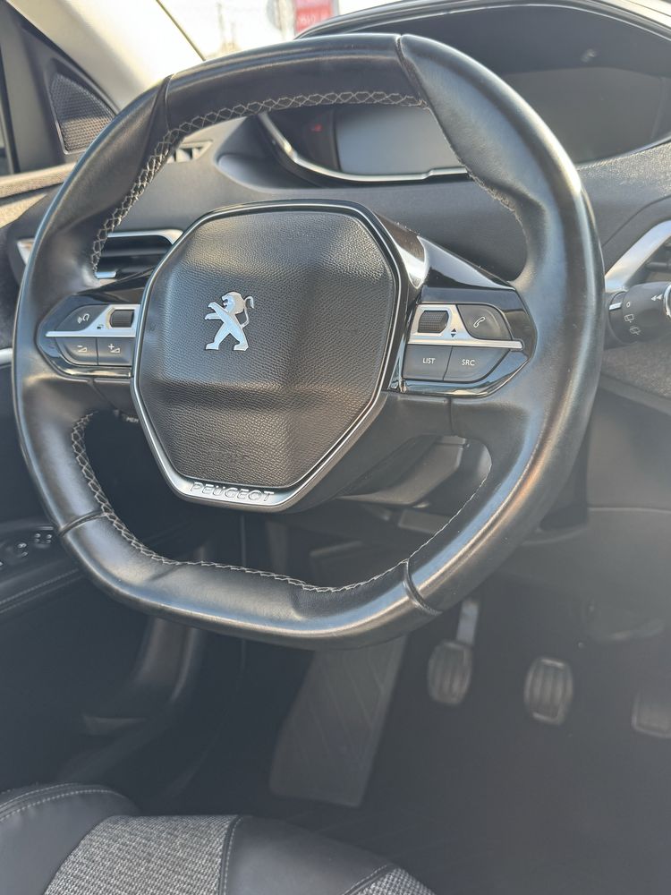 Peugeot 3008 1.2 PureTech Allure 130cv