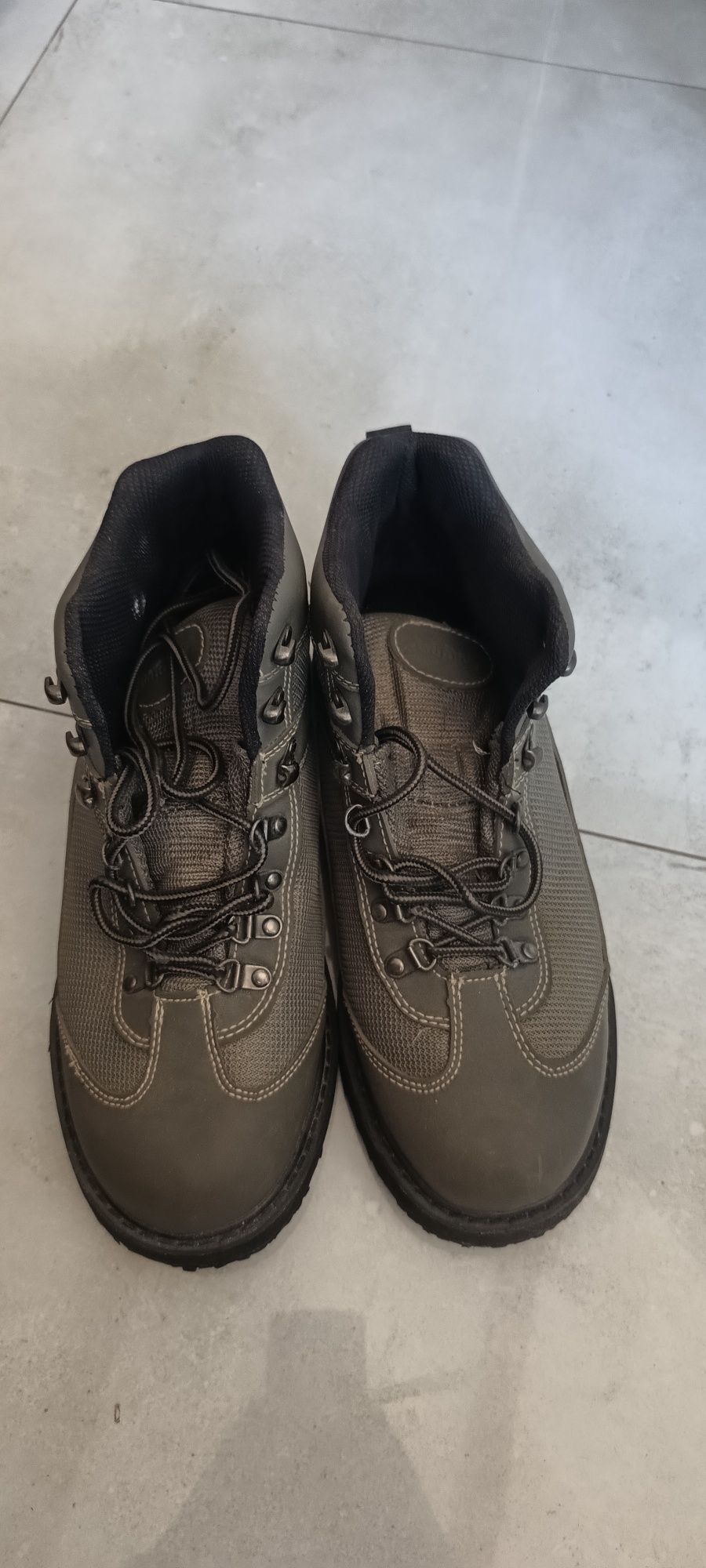 Buty do brodzenia rozmiar 42 Mikado