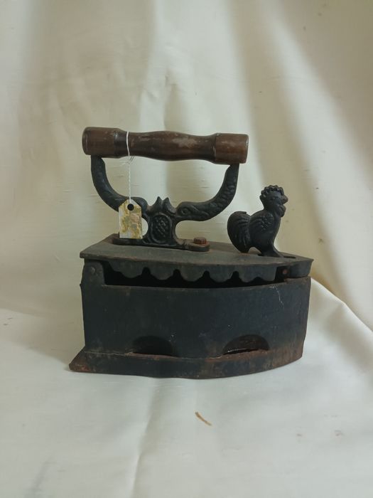 Ferro a carvão e cunhas