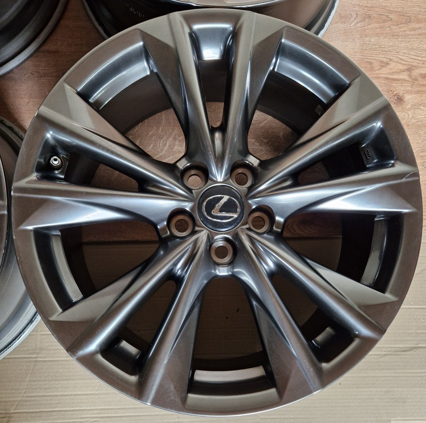 Оригінальні диски Lexus R19 5x114.3 | TPMS | Без дефектів