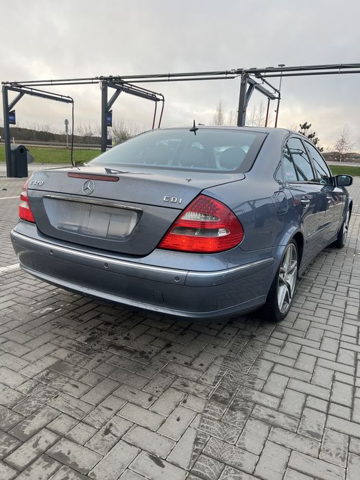 Продається Мерседес Бенз Е320