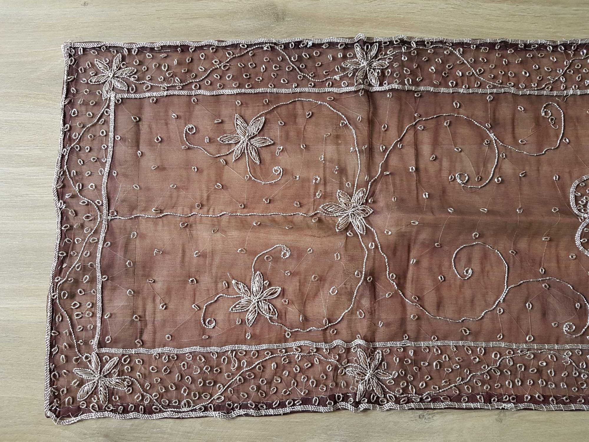 Nowy brązowy bieżnik haft ZARDOZI HAND DABKA Made In India 40x140cm