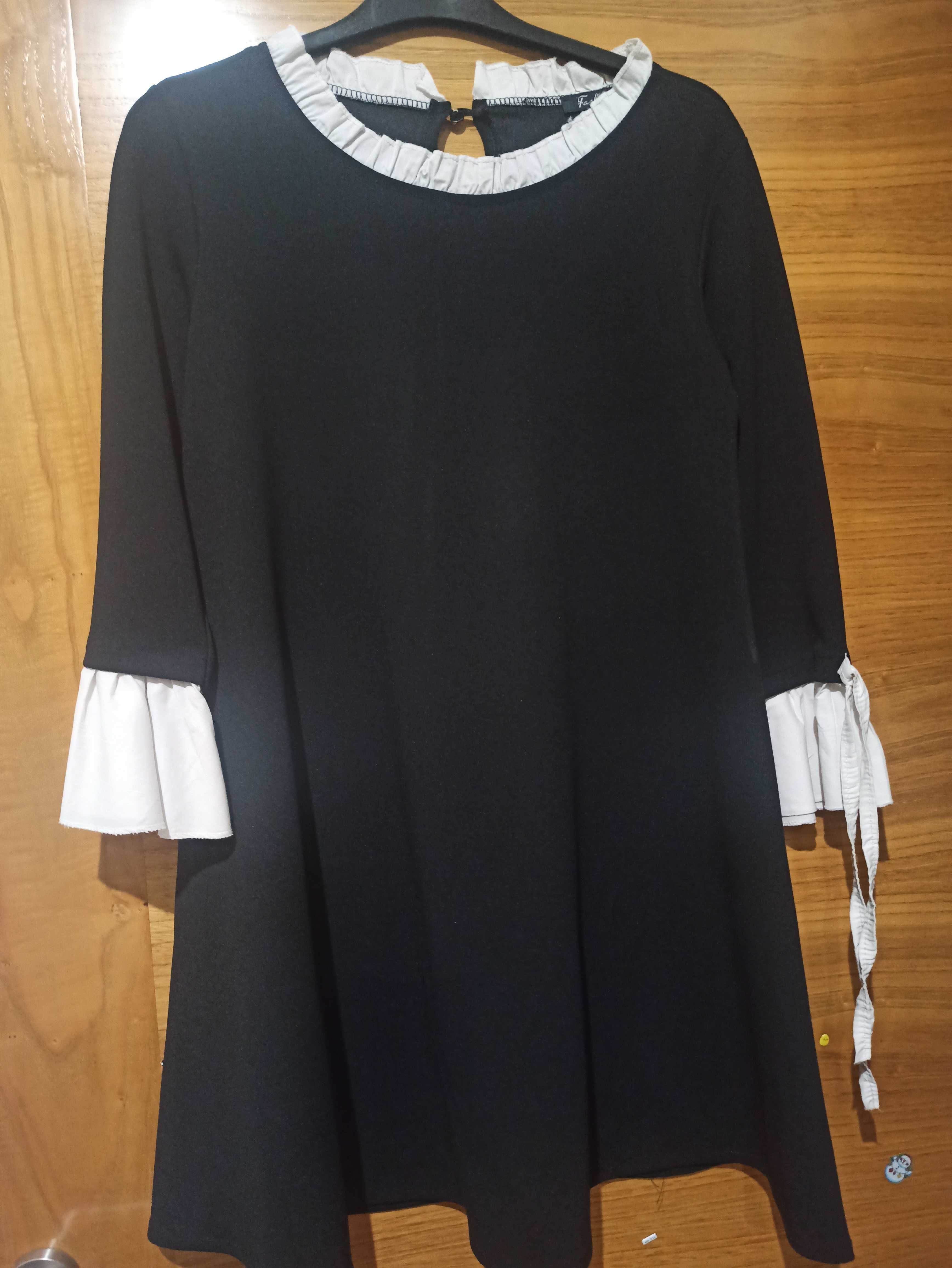 Vestido preto e branco senhora