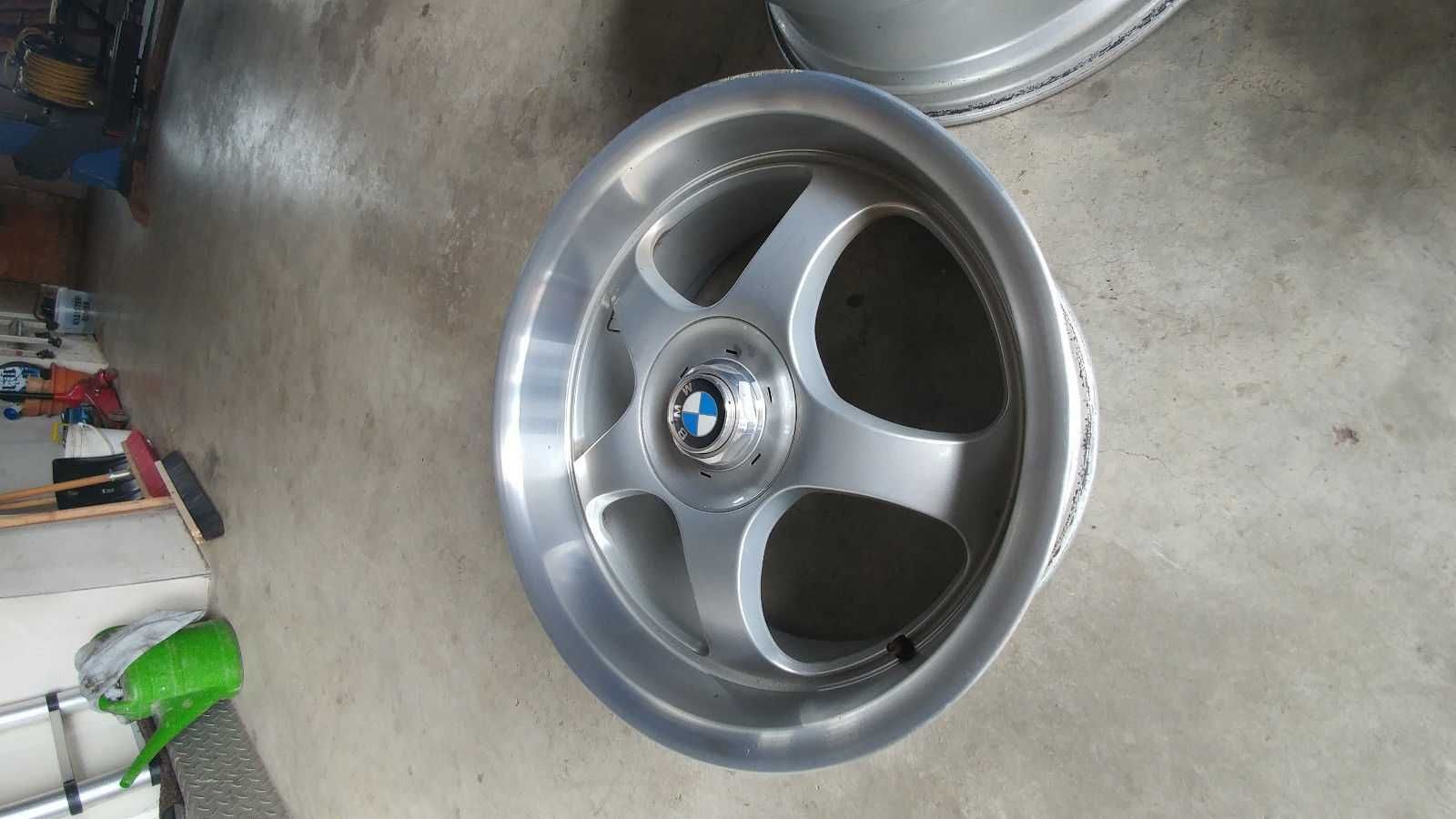 Jantes raras Borbet em 18x8 de aba larga