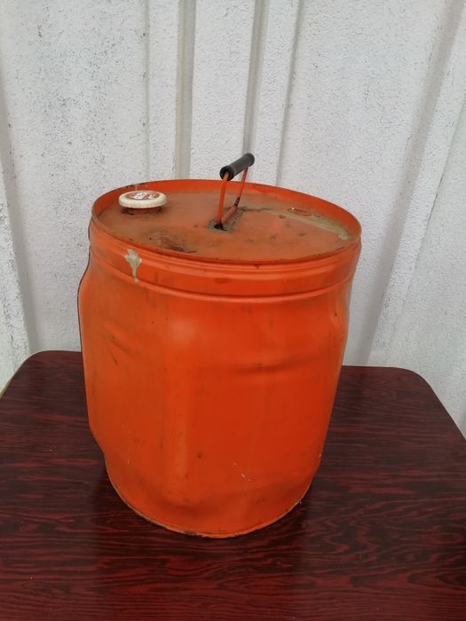 Lata antiga invulgar