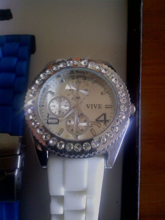 Relógio VIVE de senhora desportivo Com 6 braceletes de cor diferentes