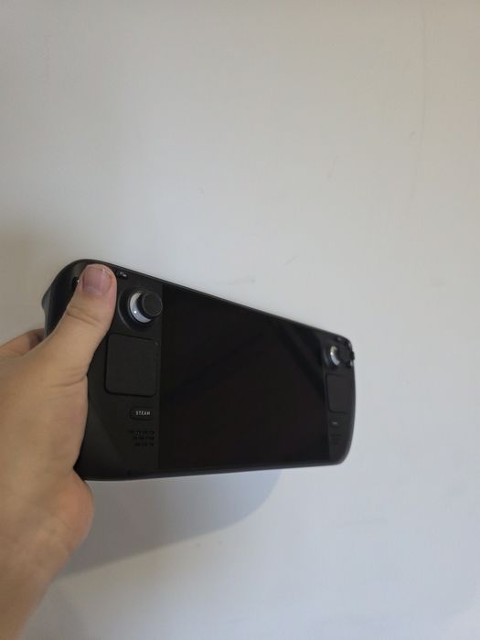 Steam Deck 512GB LCD — идеальное состояние, полный комплект