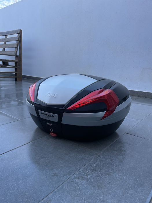 Top case + malas laterias givi com suportes