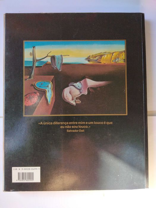 Livro de Salvador Dali