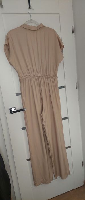 Beżowy elegancki kombinezon Rut&Circle