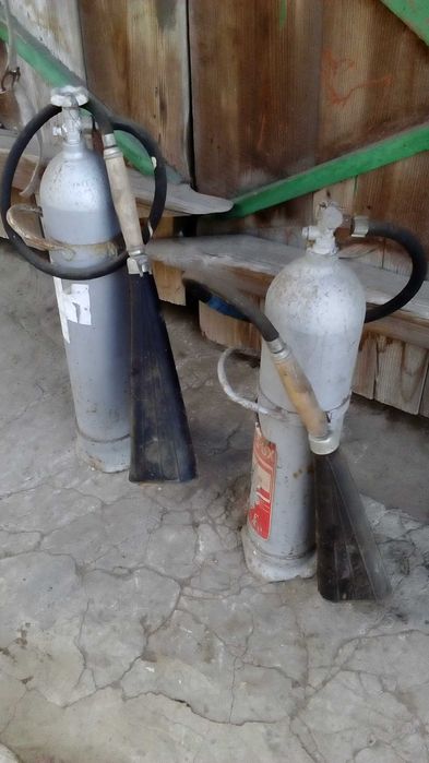 Butle po gaśnicach śniegowych