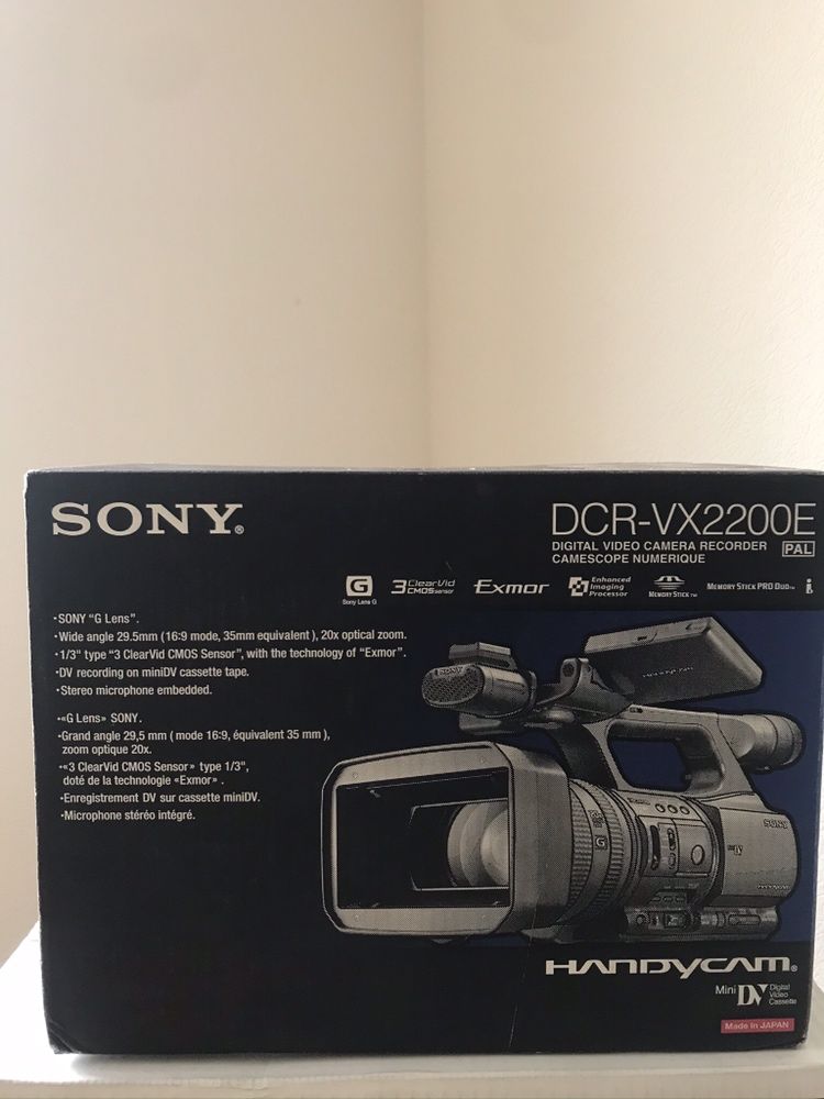 Новая. Недорого.Профессиональная видеокамера. Sony HDR AX 2000E