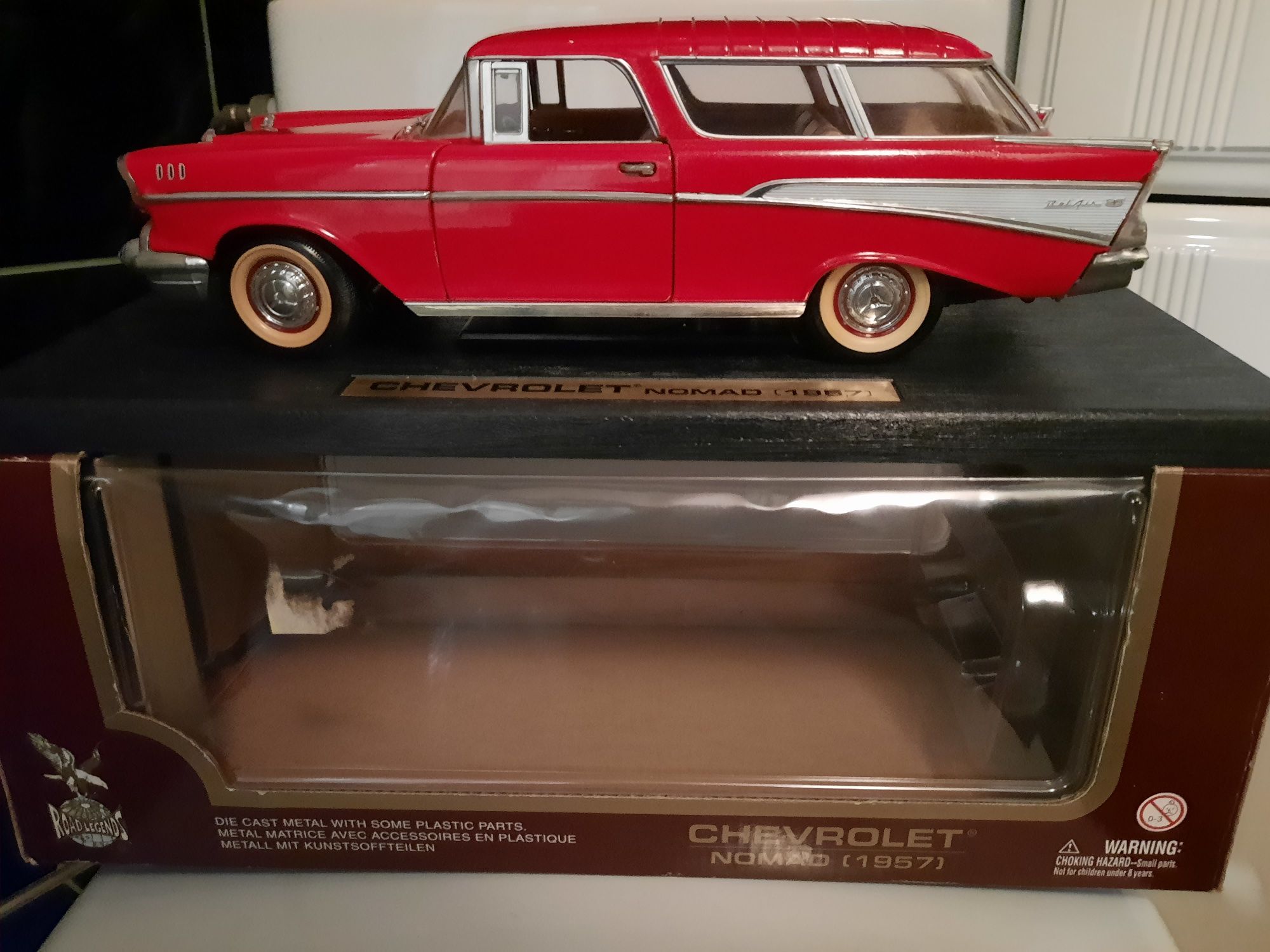 Auto Samochód Kolekcjonerski Chevrolet Nomad 1957 Road Legends 1:18