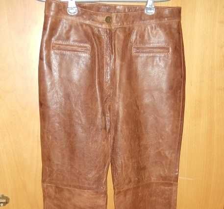 Calças em pele de tamanho 38 na Casa das Peles, cor castanho