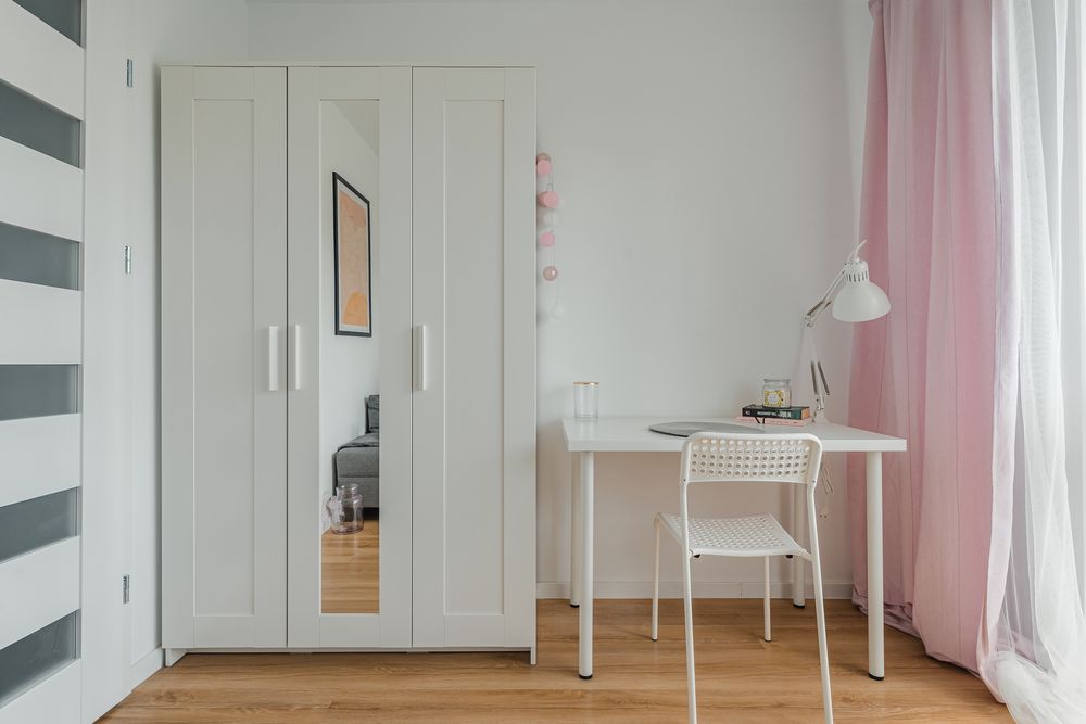 Duzy pokoj 1 osobowy z balkonem. Mieszkanie 3 osobowe NOWOSADECKA