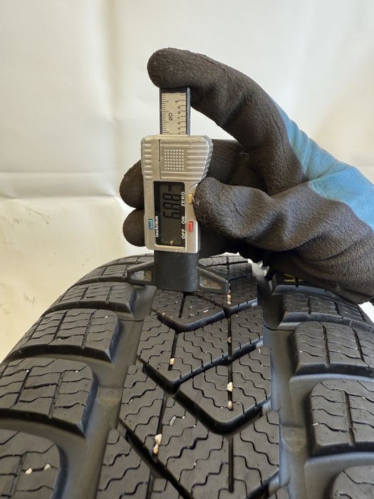 215/60/16 Pirelli Sottozero 3 95H 2023R (666)