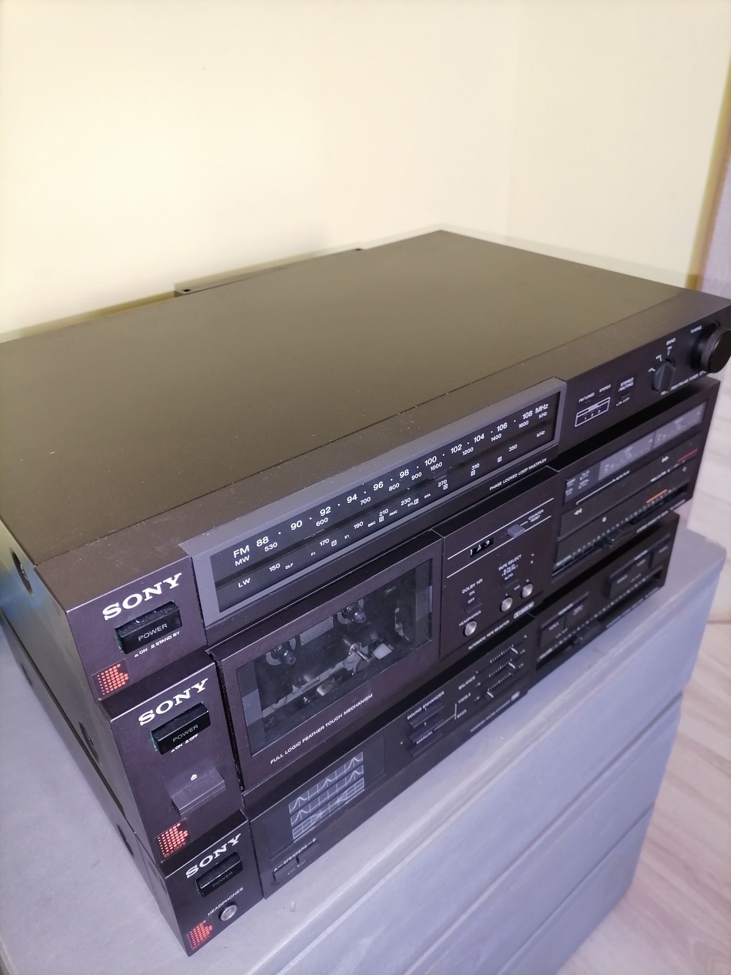 Wieża Sony 2020   trzy segmenty