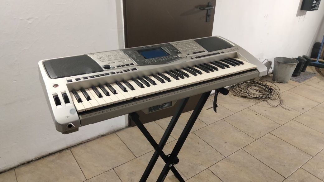 Keyboard Yamaha psr2000