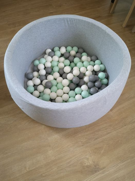 Suchy basen z piłkami KiddyMoon
