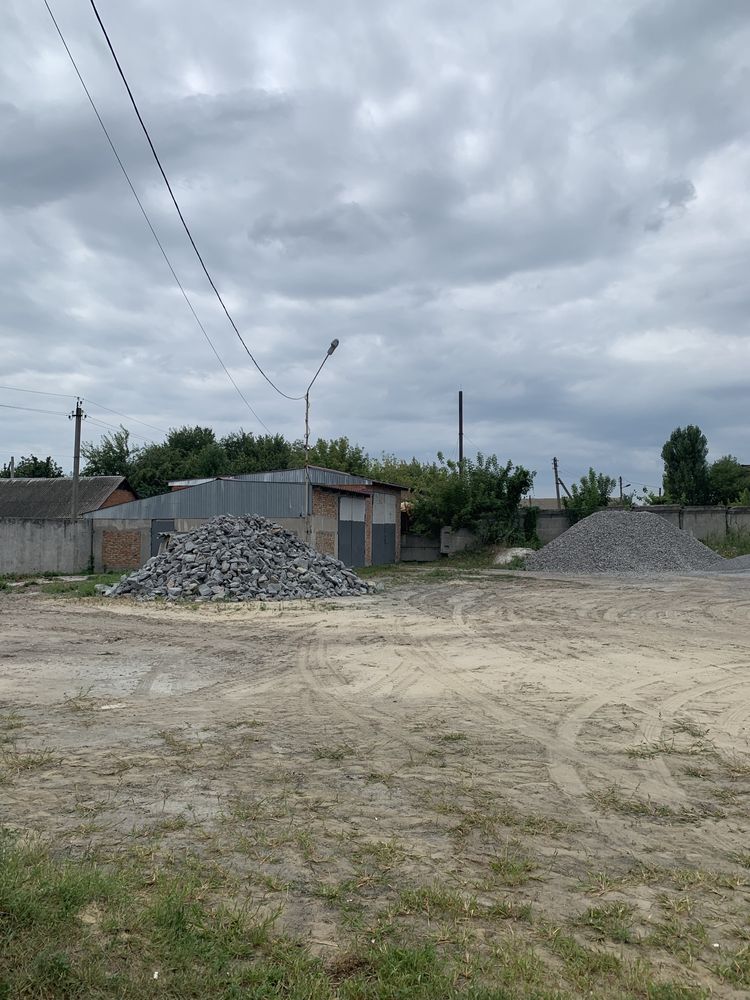Щебінь, пісок, камінь бут