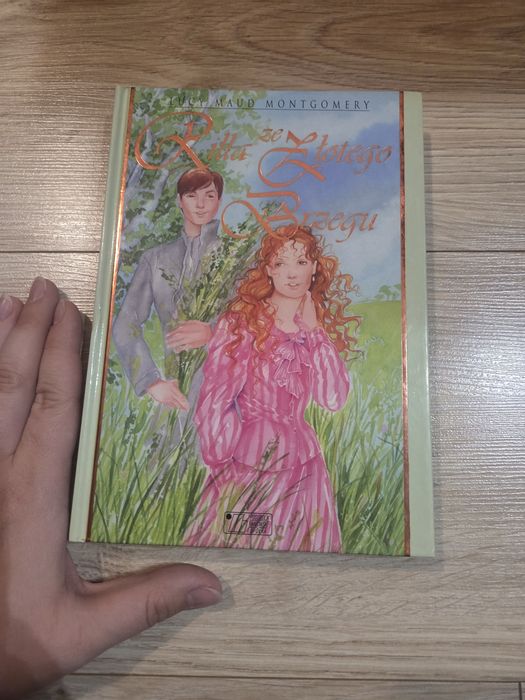 Rilla ze Złotego Brzegu - L. M. Montgomery