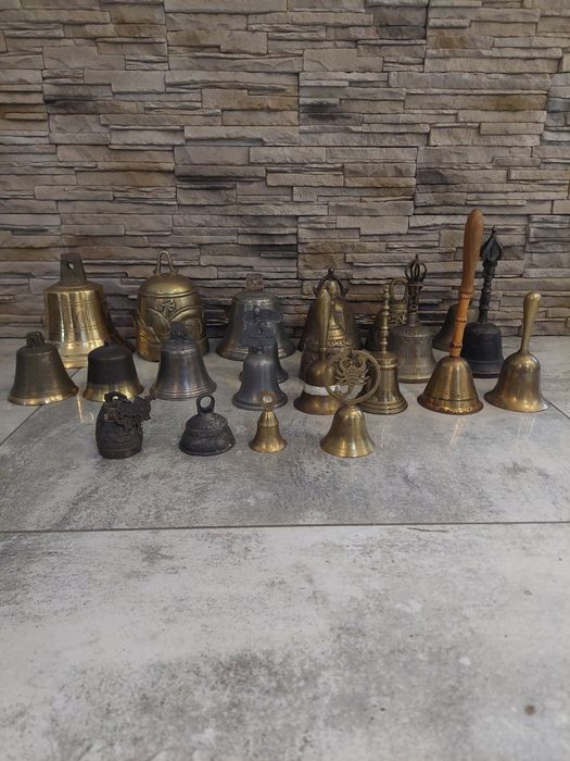 Mosiężny dzwon, dzwonek, stary ciekawy przedmiot