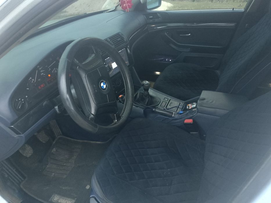 Продам гарну BMW E39