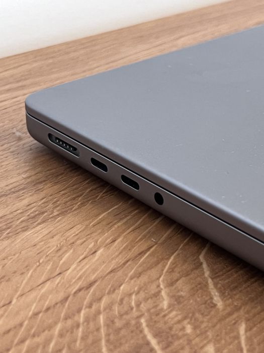 Macbook PRO M3 c/ Fatura e Garantia até 2027