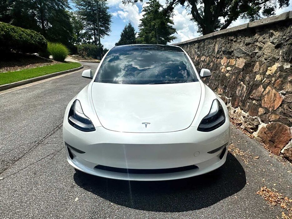 Tesla Model 3 Long Range      2023