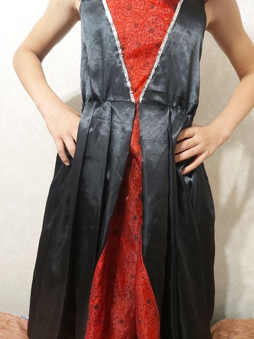 Платье на хеловин на 7-8 лет