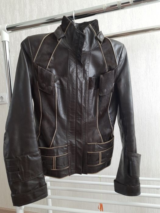 Куртка шкіряна жіноча