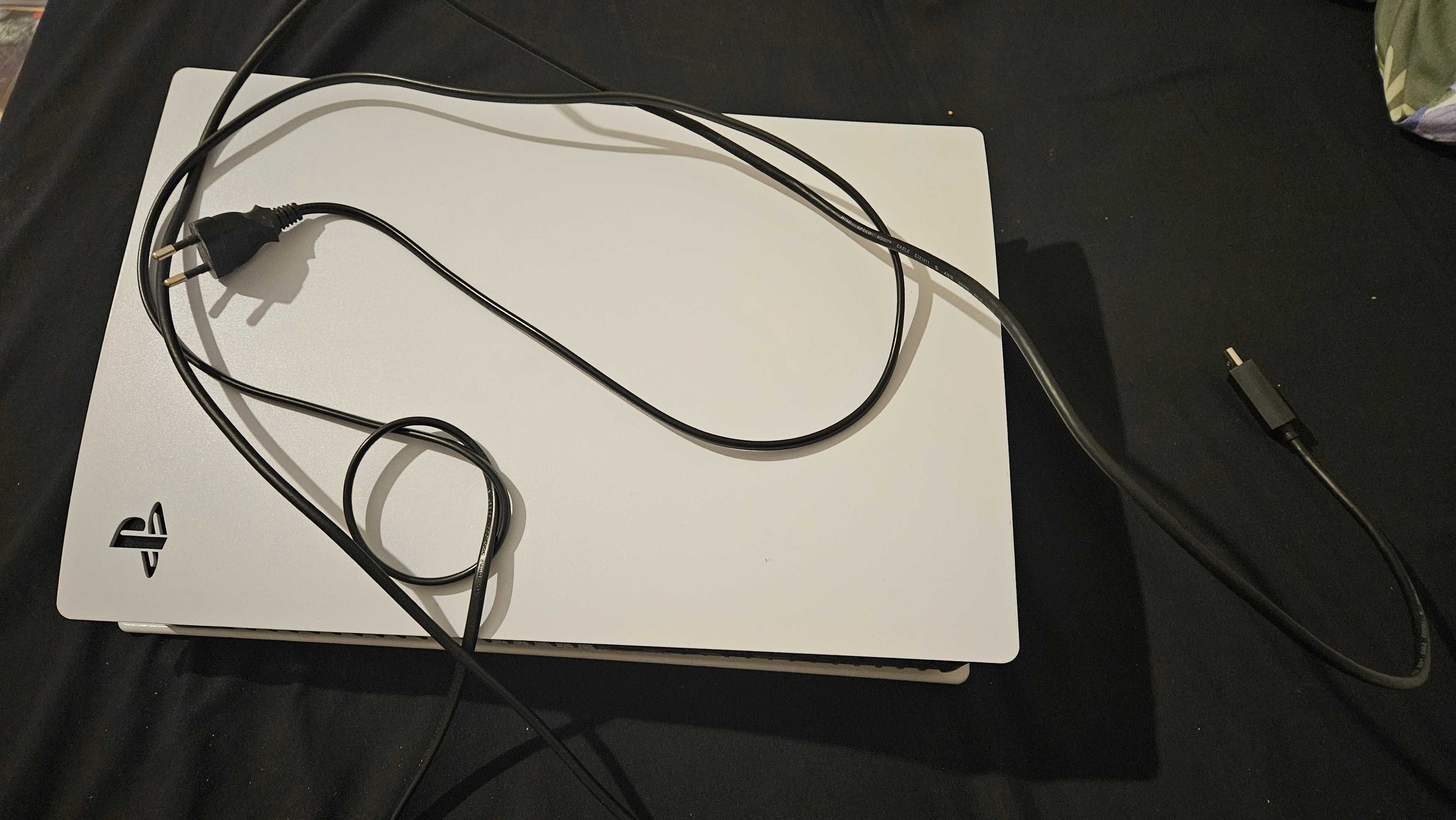 PlayStation 5 2TB + 2 pady + 2 gry