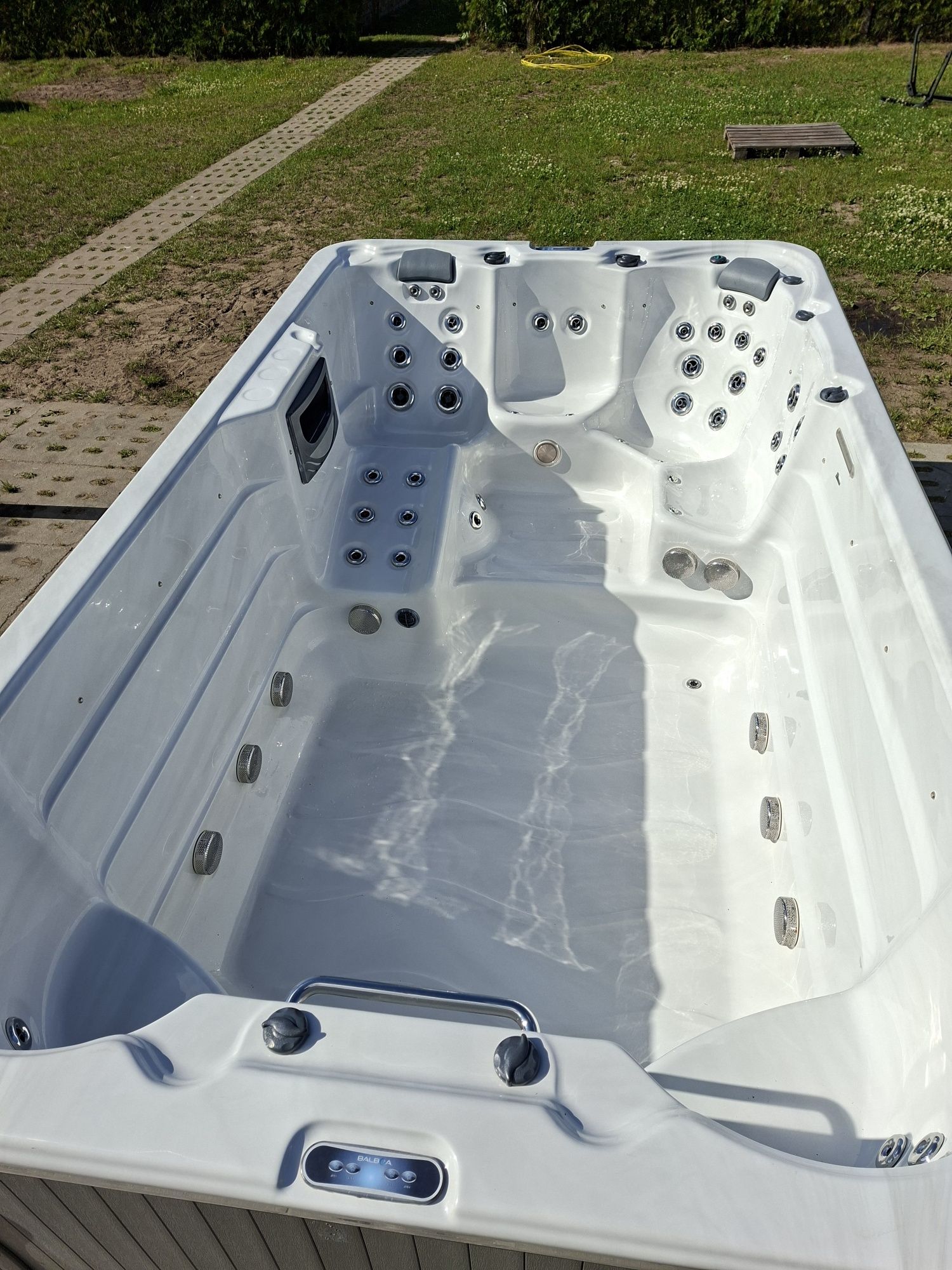 Jacuzzi swim spa