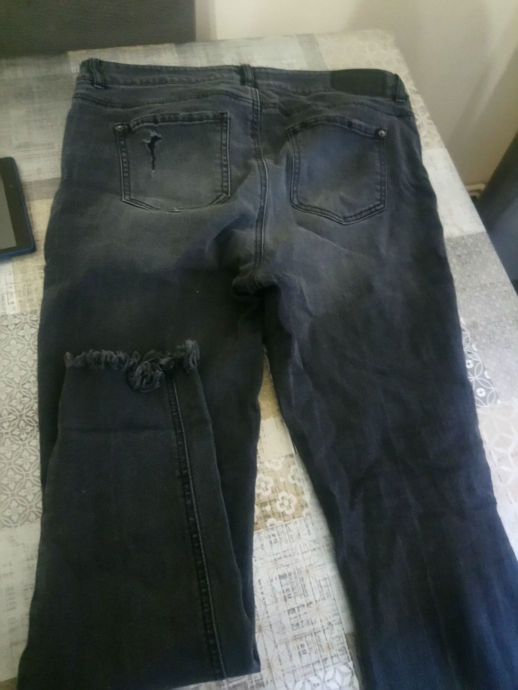 Czarne jeansy stan idealny