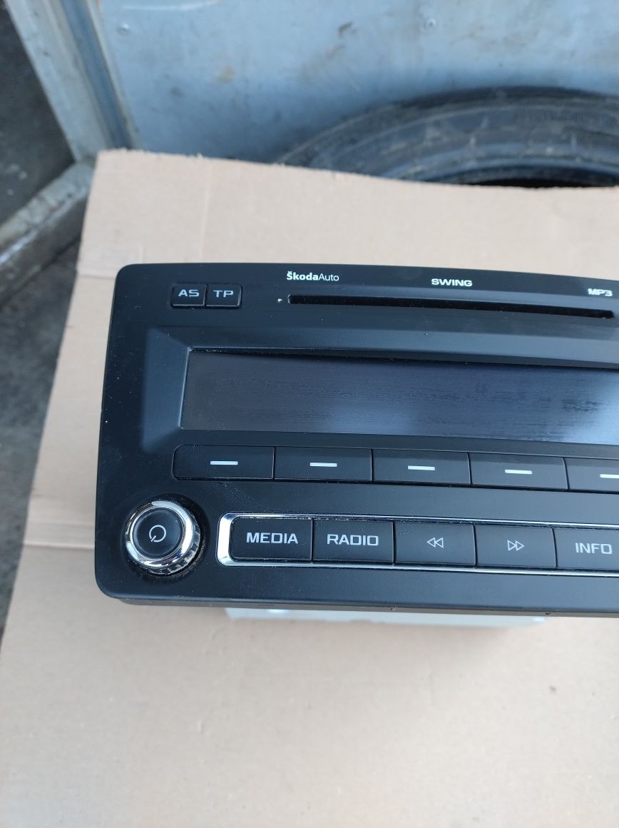 Radio CD ramka Skoda Octavia II